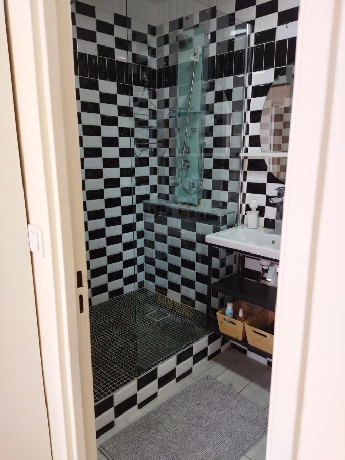 Appartement 2 Pieces Renove Parijs